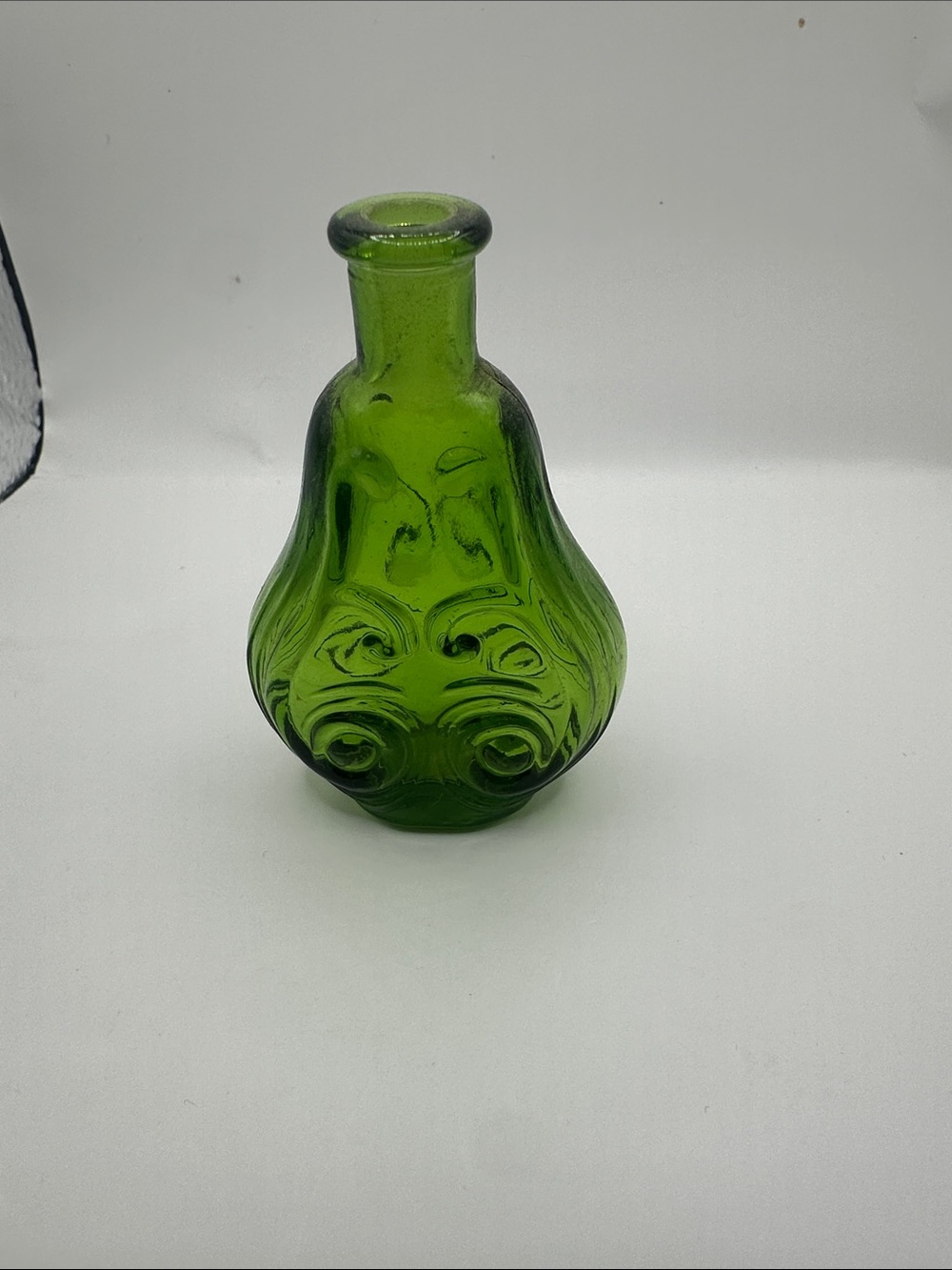 Green Decorative Glass Vase - Home Art Accent vintage 1971